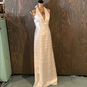 BCBGMAXAZRIA white bandage style dress size 8